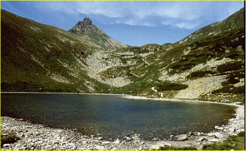 vârful Ostry Rohac vazut dinspre Lacul Jamnicka